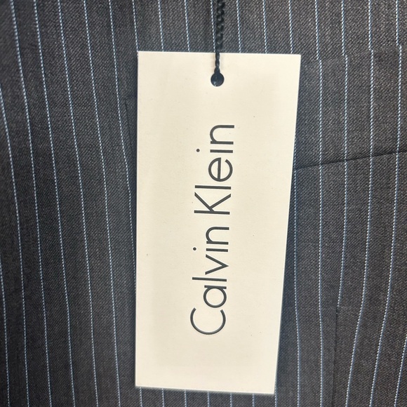 CALVIN KLEIN Men’s 100% Wool Dark Gray Pinstriped Suit🆕 - Picture 3 of 6